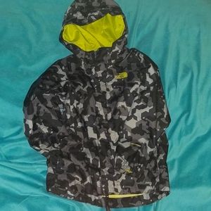 North Face windbreaker and fleece set.